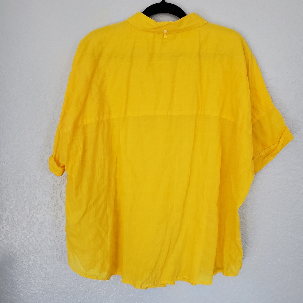 Westbound Yellow Button Down Top - Picture 2 of 6